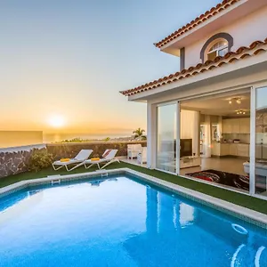 Luxury White With Sea View, Heated Pool Spanje